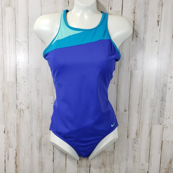 nike one piece swimsuit with built in bra